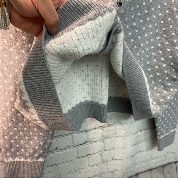 Old Navy Gray and White Button Up Crewneck Knotted Sweater XXL NWT - Picture 6 of 9